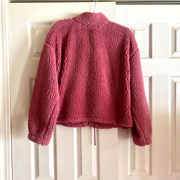 Pink sherpa fleece pant set with butterflies - Picture 3 of 10